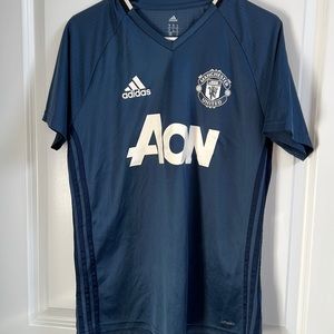 Manchester United warm up